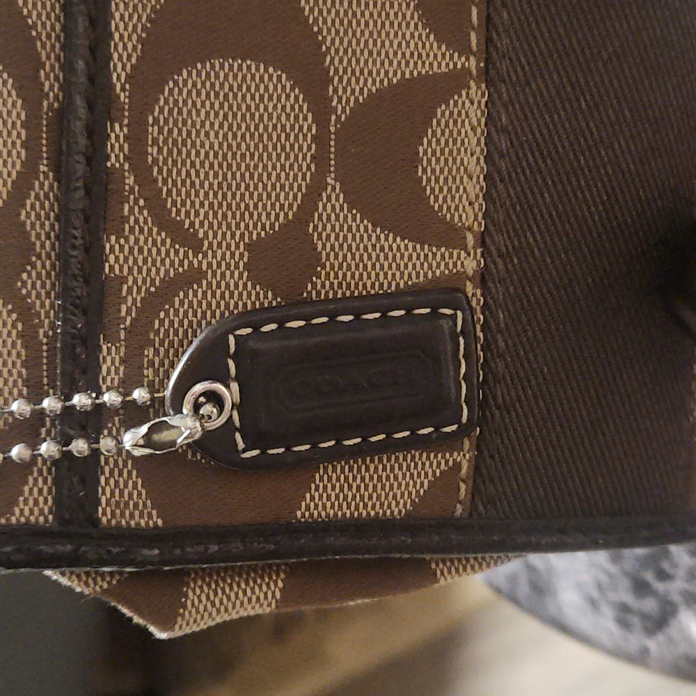 Vintage! Brown Signature   Wallet! The Out Sides Not Bad. Pictures! - Picture 2 of 9